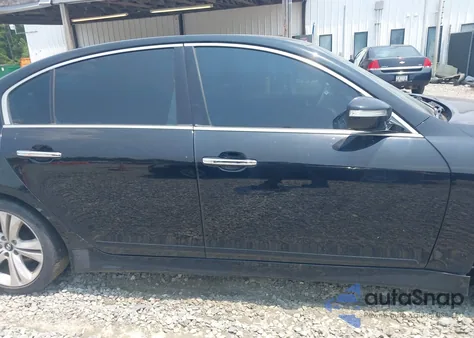 2013 Hyundai Genesis 3.8 z USA, uszkodzony, nr VIN KMHGC4DD5DU214566